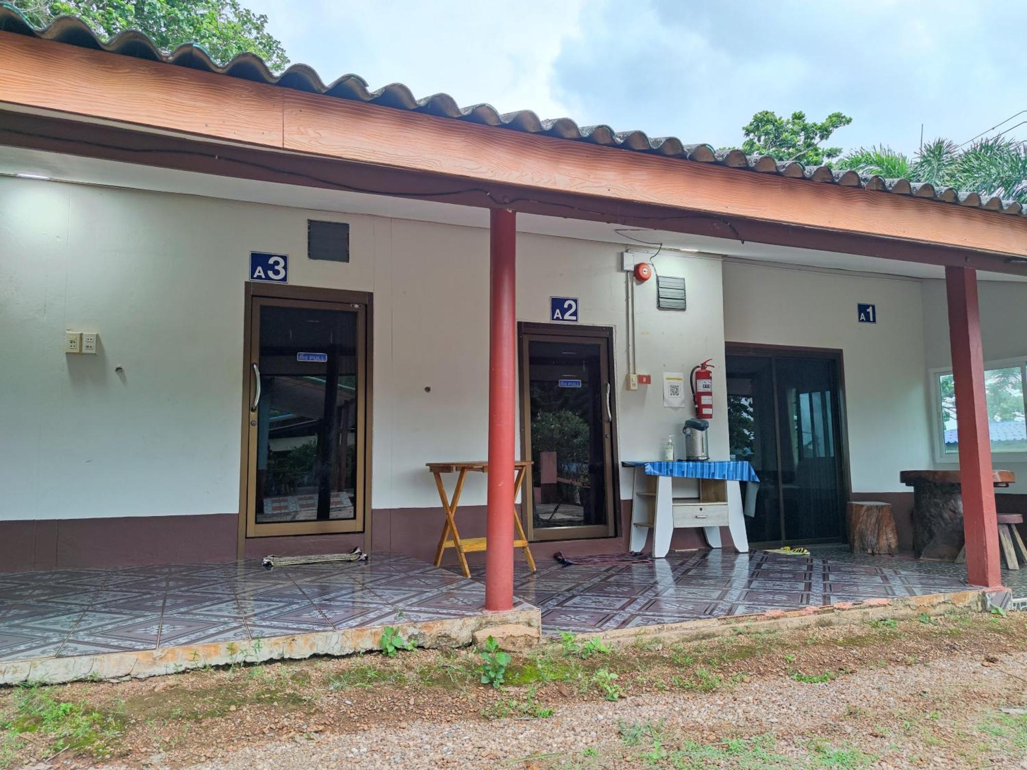 Chattong Resort Трат Екстериор снимка